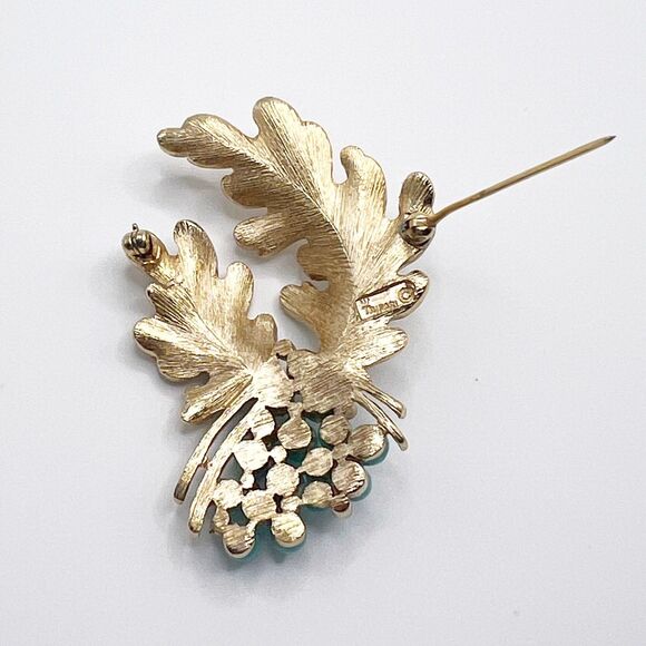 Crown Trifari  Brooch Pin Faux Turquoise Rhinestone Gold Tone Grape Leaf VTG - Picture 8 of 12